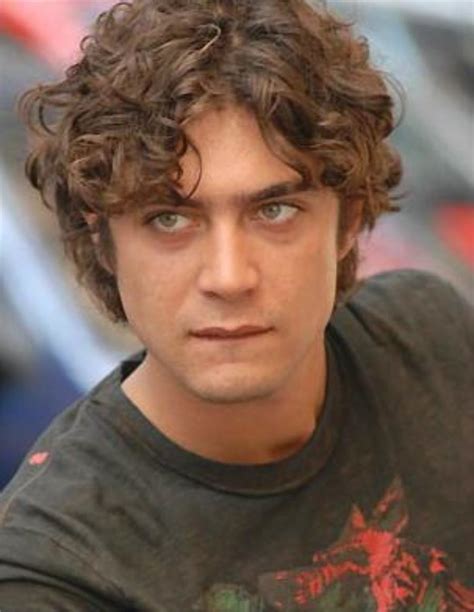 riccardo scamarcio foto